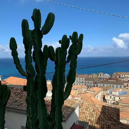 Olga Daire Pizzo (Calabria)